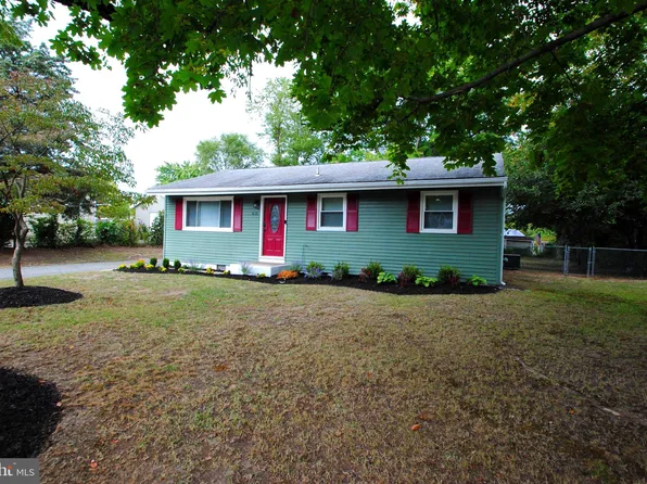432 Hemlock Ln, Mount Laurel, NJ 08054