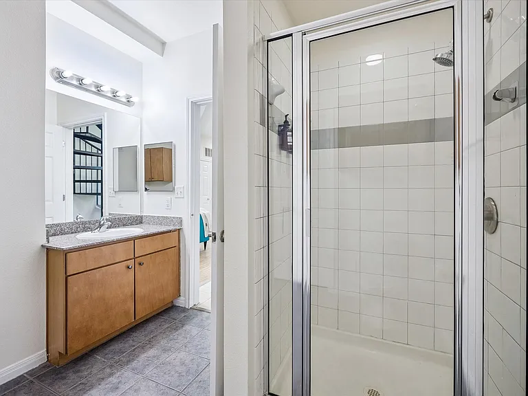 2502 Leon St #501 — Photo 10