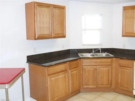 5th image of 3905 Lee Blvd Unit 4