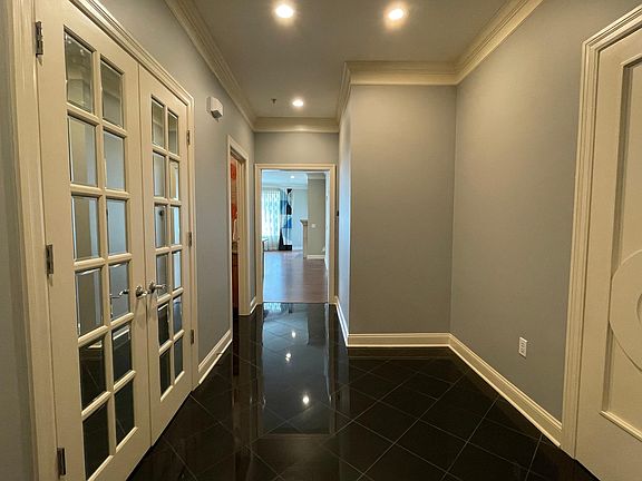 5th image of 2929 McGee Trfy APT 400
