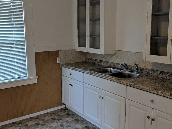 4th image of 1176 Lincoln St