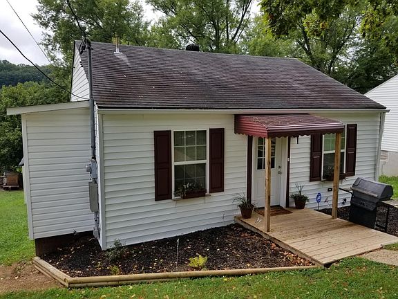 2nd image of 2818 Greenway Dr