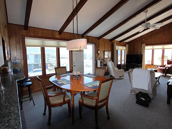 3rd image of 630 E Beach Dr