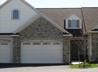 15 Pfautz Cir, Elizabethtown, PA 17022