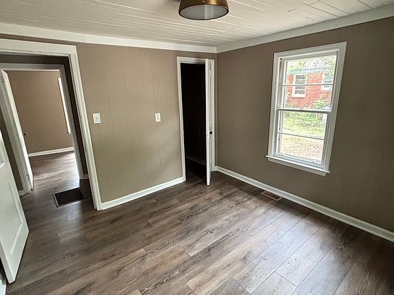 5th image of 1544 Victory St