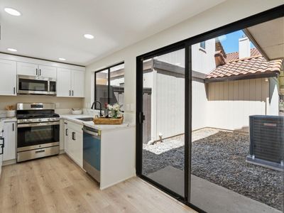 6894 Calvine Rd, Sacramento, CA, 95823