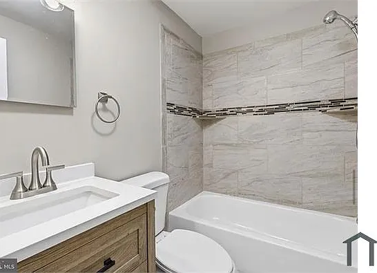 4 Consett Ct #9B — Photo 11