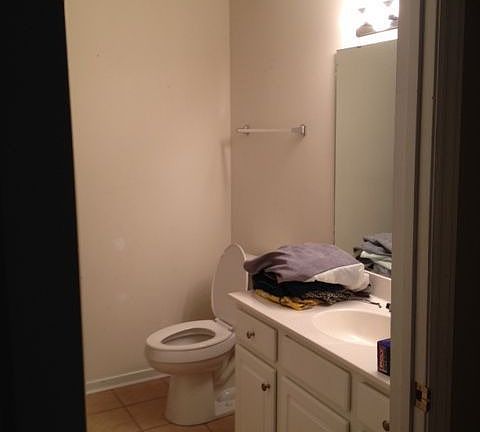 MAIN BATHROOM