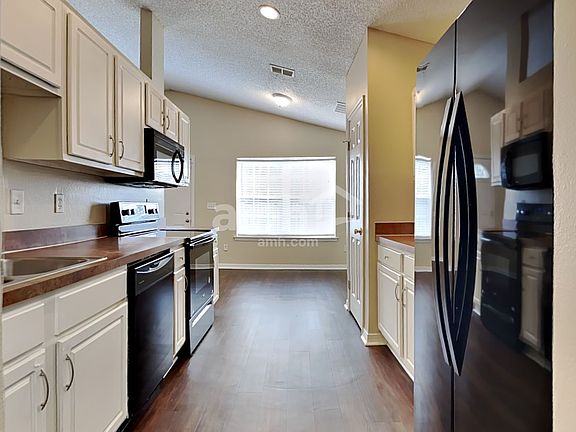 5th image of 1629 Sugarpine Dr