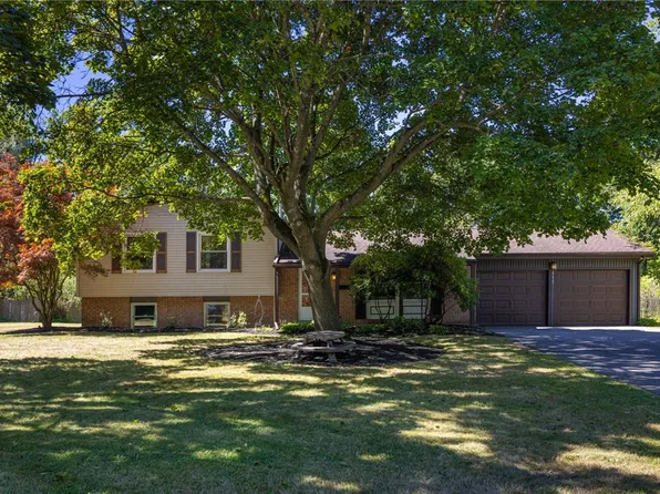 117 Heather Dr, Rochester, NY 14625