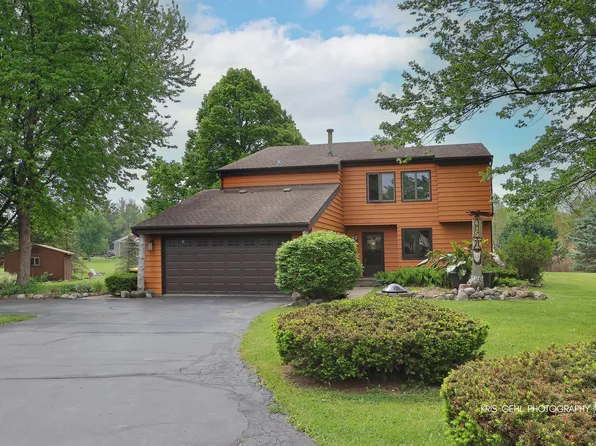 415 Kildare St, Gilberts, IL 60136