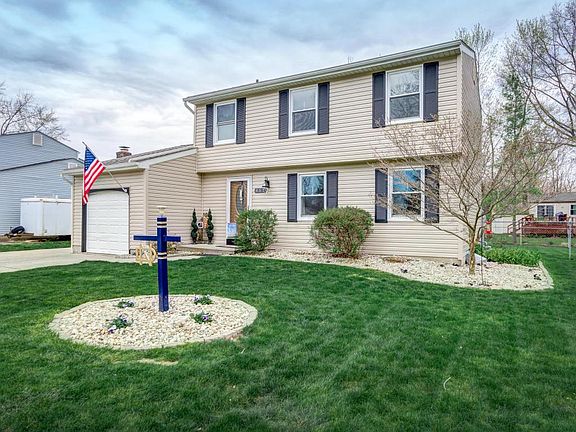 2nd image of 451 Skyline Ln