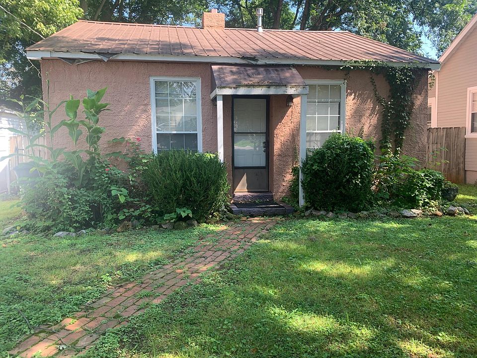 1st image of 805 Oshaughnessy Ave NE