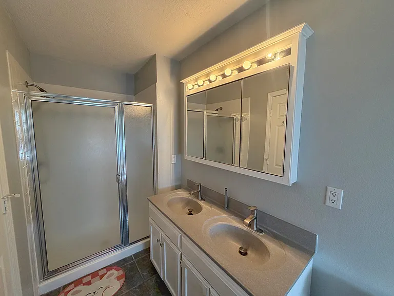7300 Tricia Rd NE — Photo 42