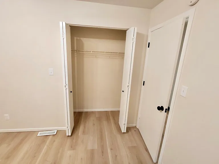 540 Lewis St #E — Photo 16