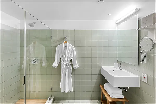 Rented by REAL New York | media 9