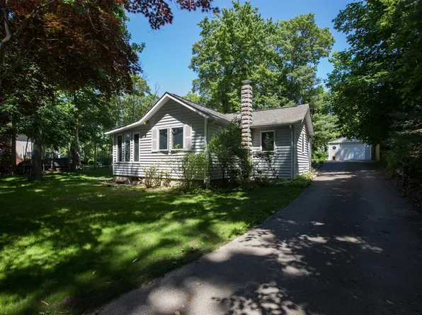 2350 Paradise Shores Rd, Southold, NY 11971