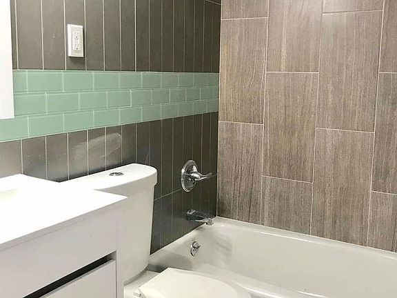 4th image of 747 10th Ave APT 17A