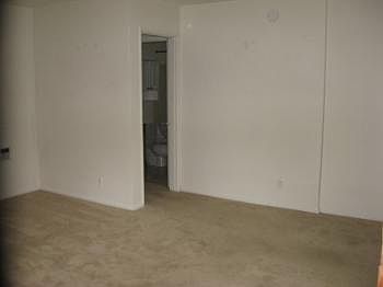4th image of 2607 1/2 22nd Ave W