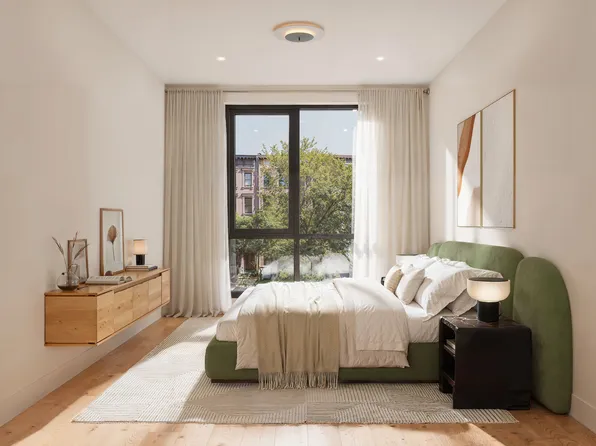 221 Frost Street image 4 of 6