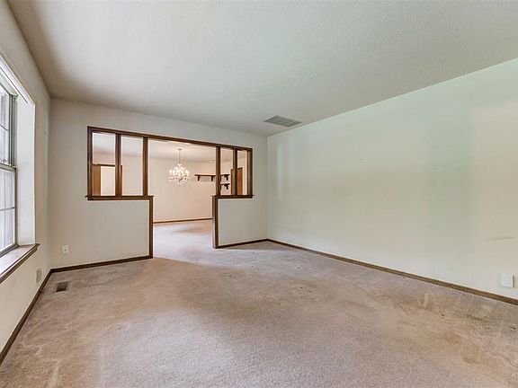 5th image of 5812 Parkhurst Rd