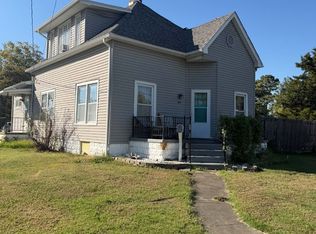 301 N State St, Christopher, IL 62822