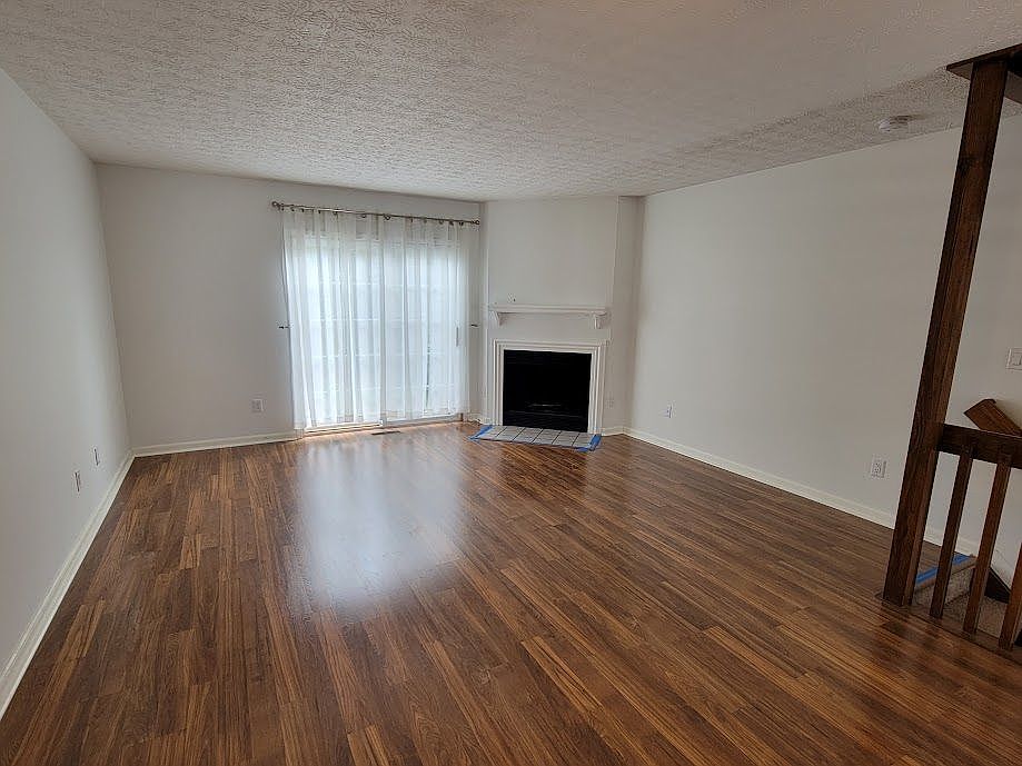 1st image of 232 Macandrews Way
