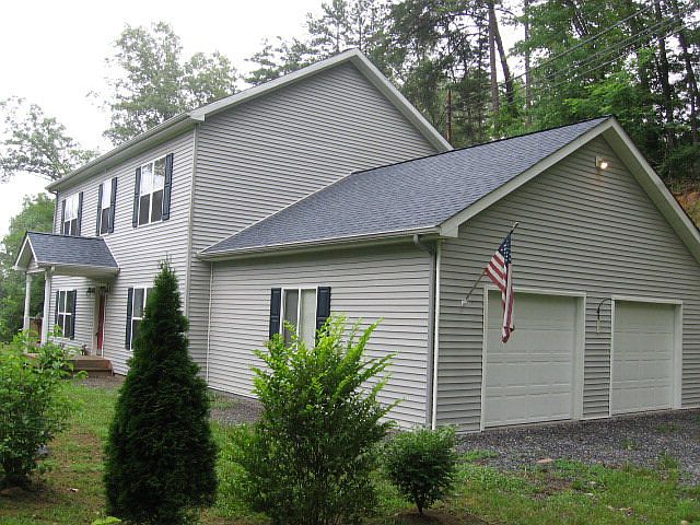 1st image of 75 Yorkshire Dr