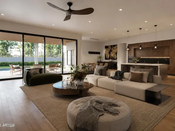 3901 E HIGHLAND Avenue, Phoenix, AZ 85018