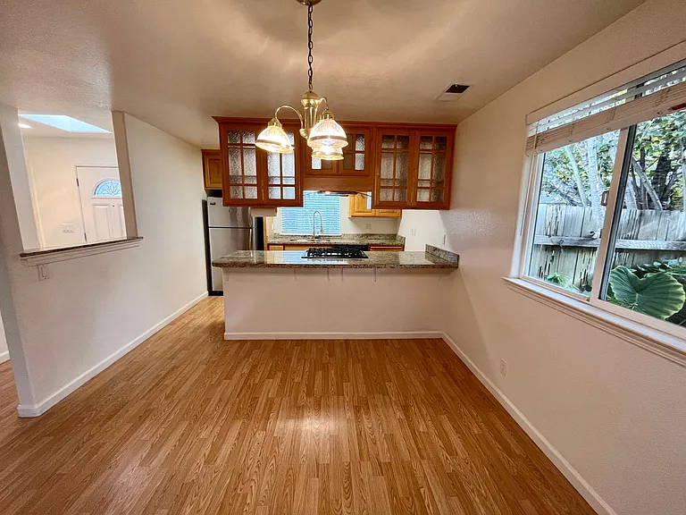 3062 Girard Ct — Photo 6