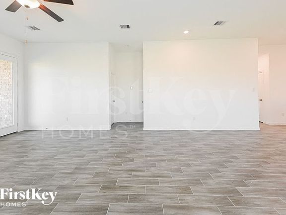 2nd image of 14903 Lake Shore Ave