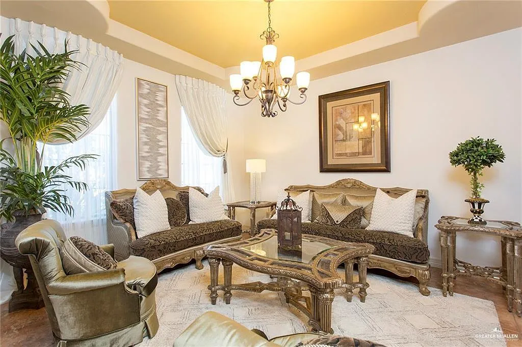 5 bed, 4.0 bath, 3205 sqft, $3,100 — Photo 3