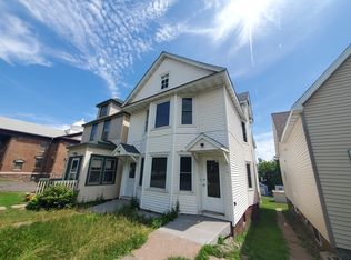 2214 W 3rd St #B, Duluth, MN 55806