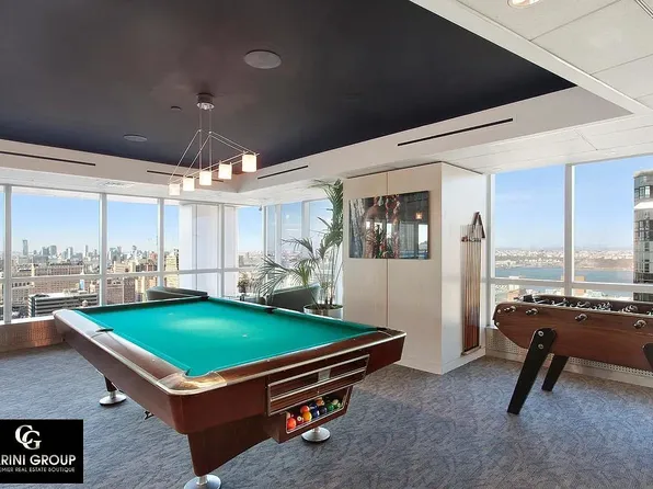 350 West 42nd Street image 11 of 14