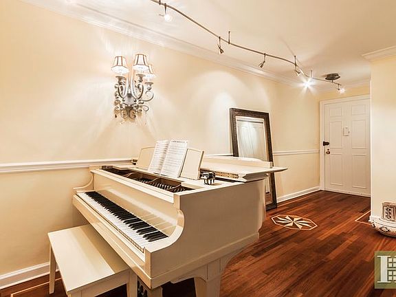 5th image of 340 E 64th St APT 10C