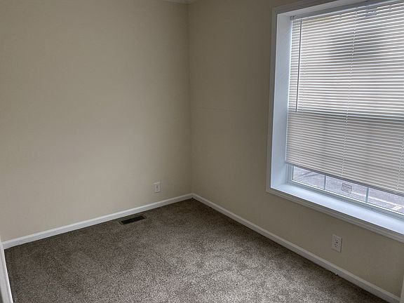 5th image of 12 Melody Ln #475S