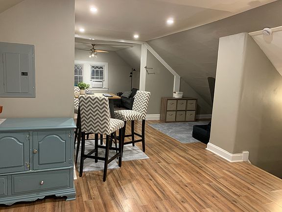4th image of 3835 Burwood Ave #3