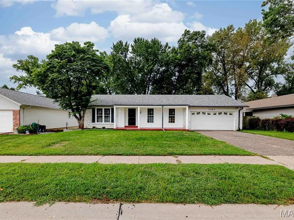 3464 Woodpath Dr, Florissant, MO 63031