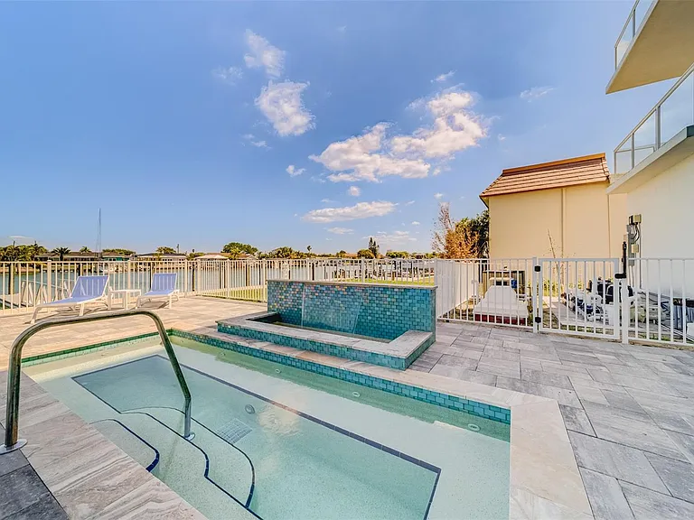 415 Island Way #505 — Photo 31