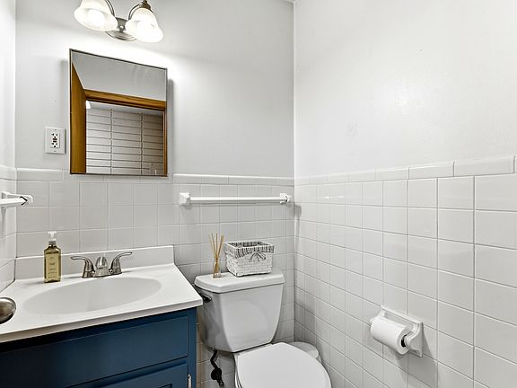 5th image of 3703 Foss Rd