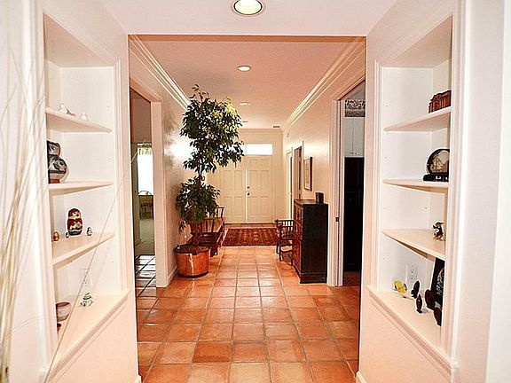 5th image of 130 N Catalina Ct