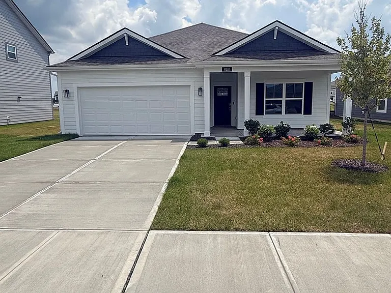 9203 Hemingway Dr — Photo 1
