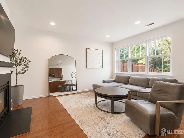 12 Scarlet Oak Dr — Photo 6