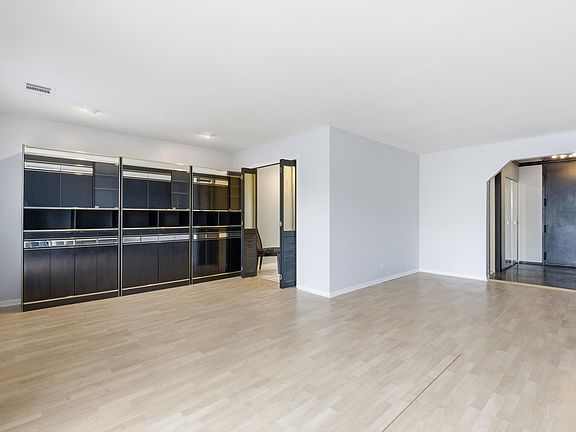 5th image of 190 S Wood Dale Rd APT 208