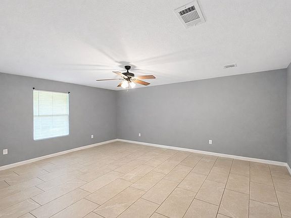 3rd image of 375 Admiral Dr