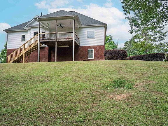4th image of 2399 Hemlock Dr