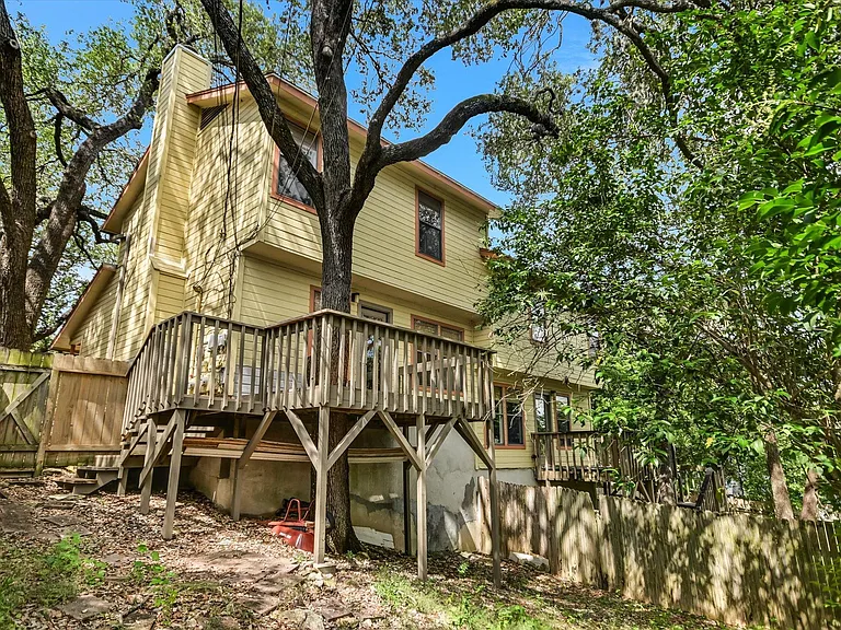 3500 Larchmont Cv #B — Photo 17