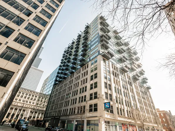 565 W Quincy St Unit 710, Chicago, IL 60661
