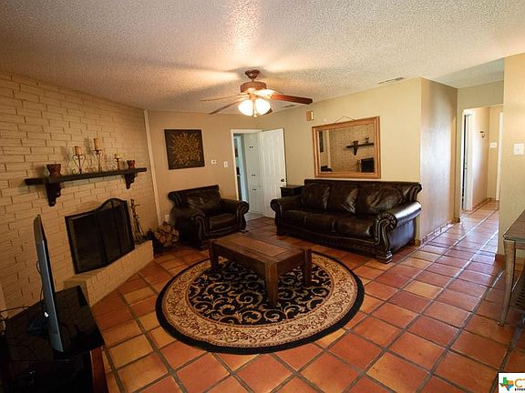 5th image of 2202 Veterans Ave