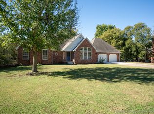 10440 Ashford Ct, Owasso, OK 74055